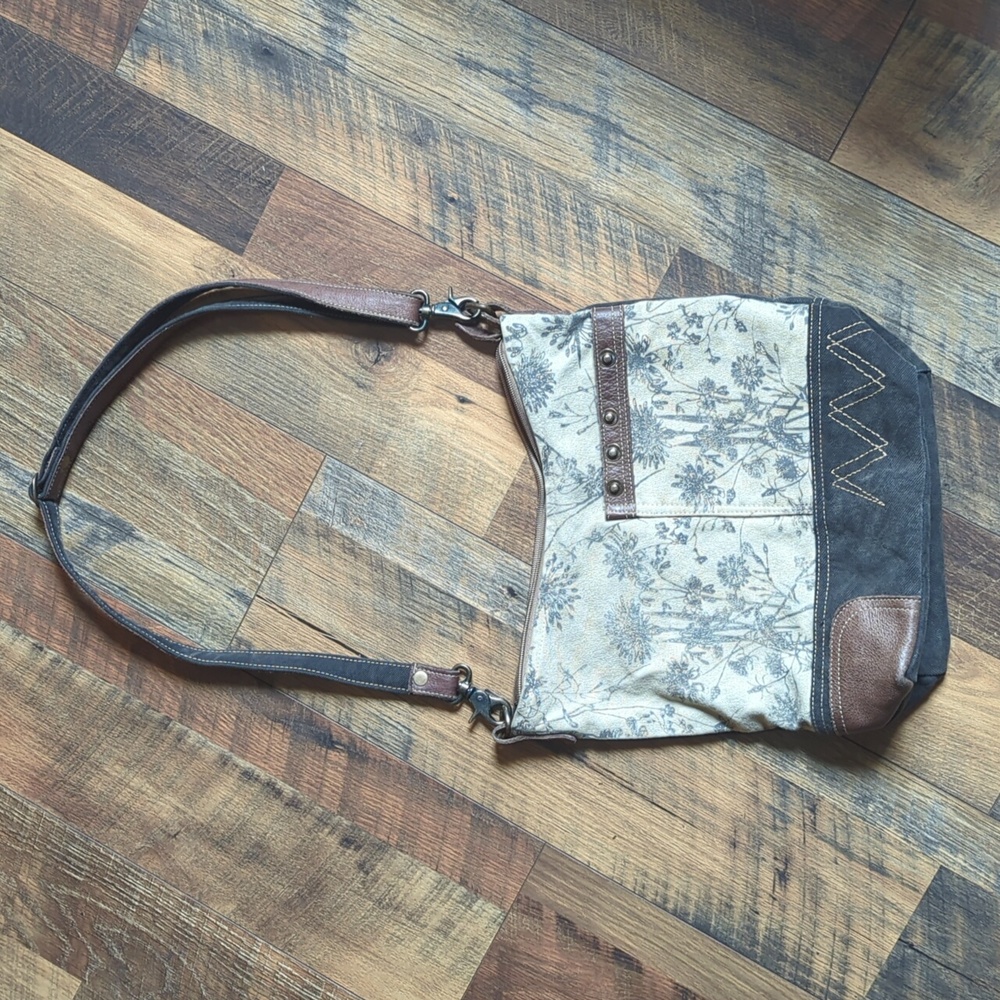 Myra Crossbody Bag